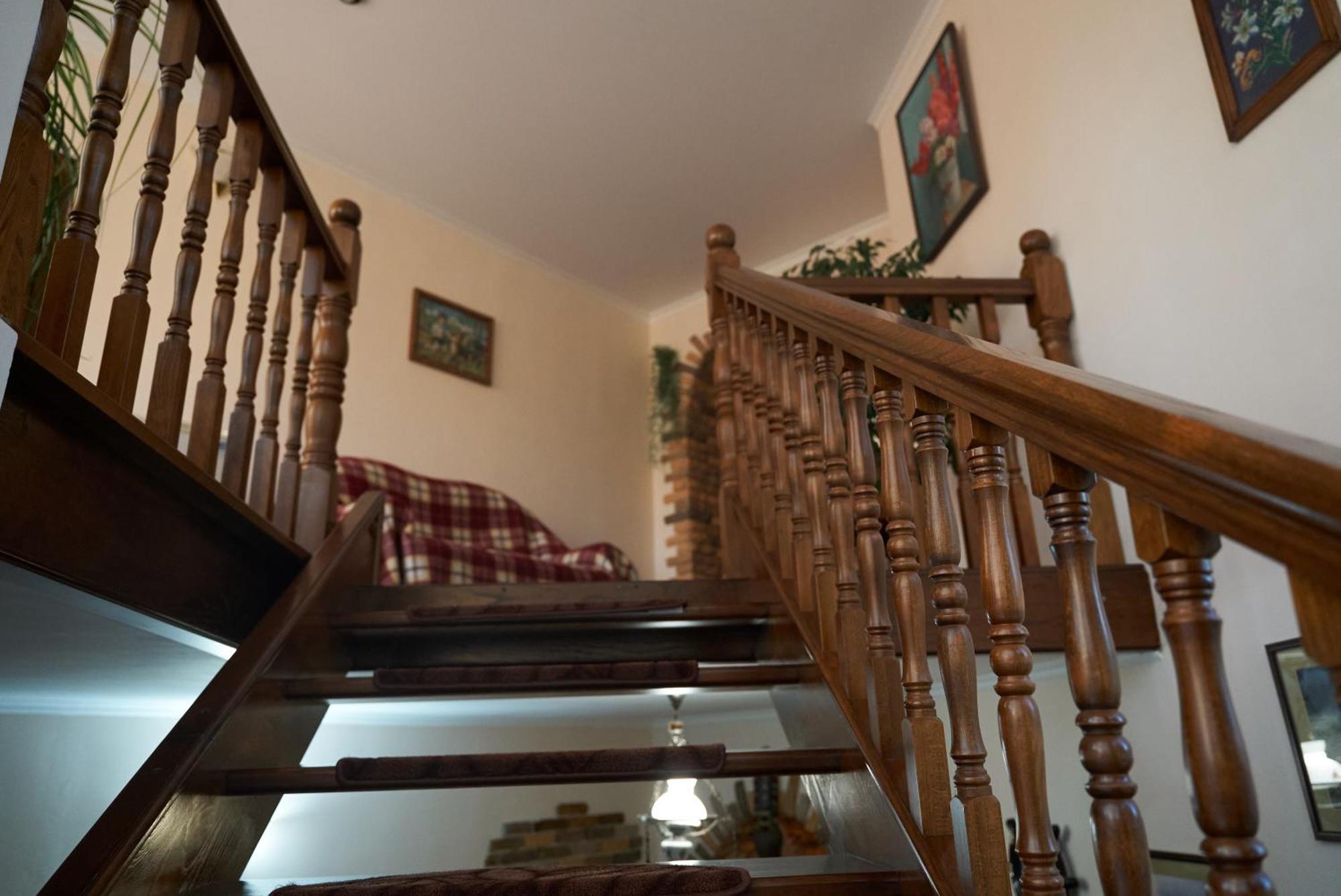 Argo Guest House Karakol Exterior photo