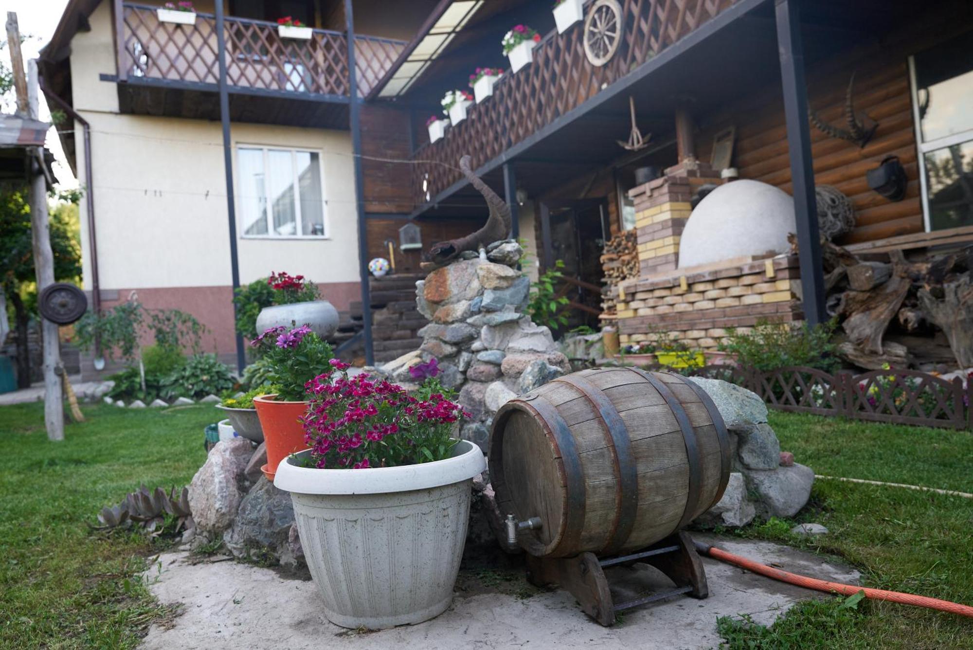 Argo Guest House Karakol Exterior photo