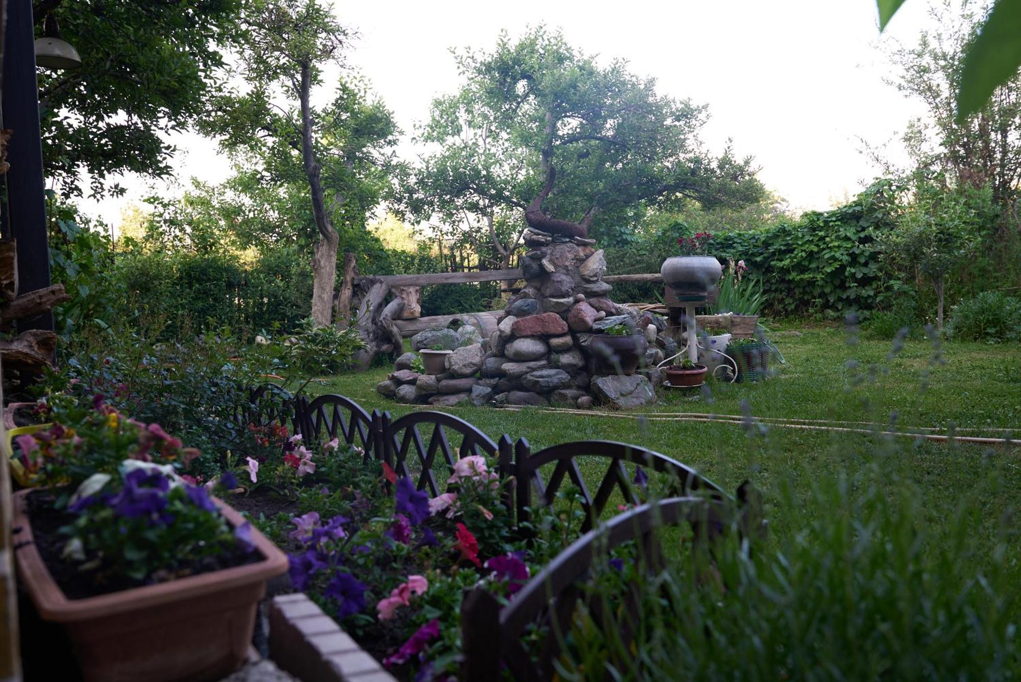 Argo Guest House Karakol Exterior photo
