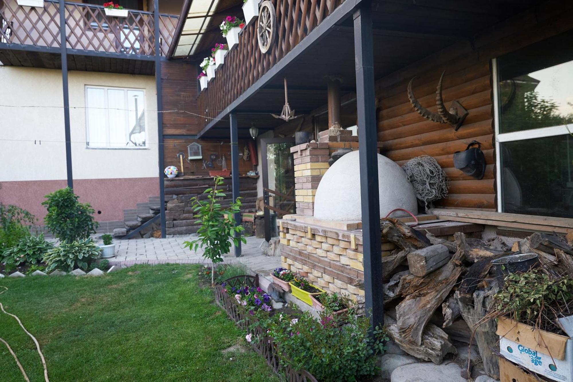 Argo Guest House Karakol Exterior photo