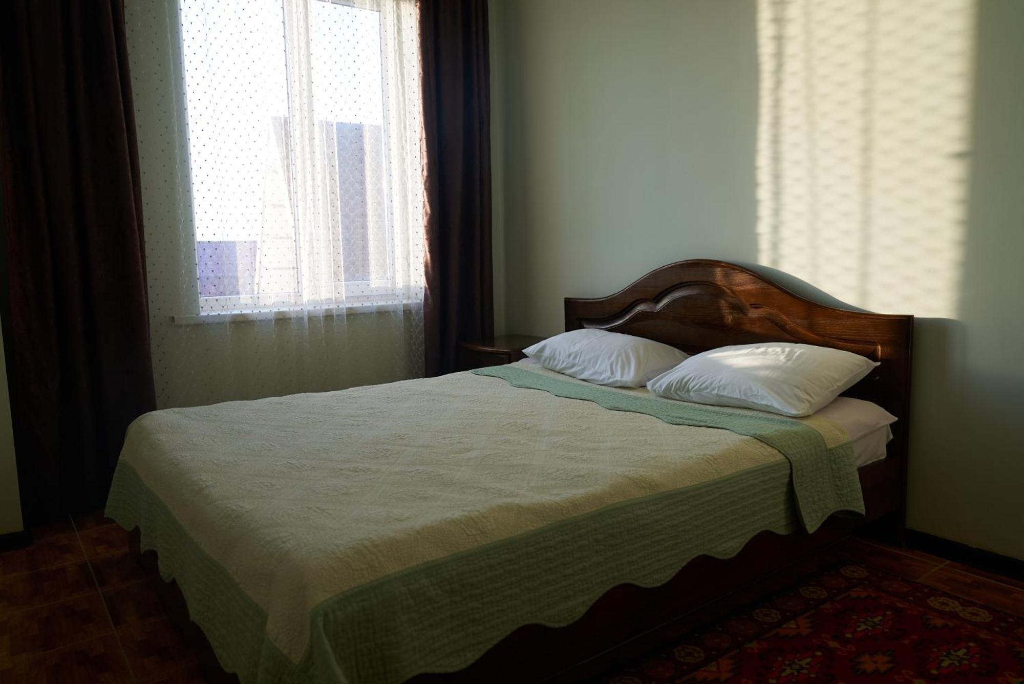Argo Guest House Karakol Exterior photo